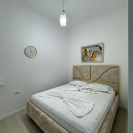 Solei Apartments Sarandë Buitenkant foto