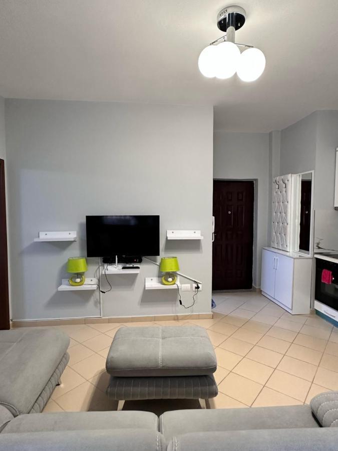 Solei Apartments Sarandë Buitenkant foto