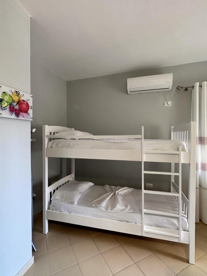 Solei Apartments Sarandë Buitenkant foto