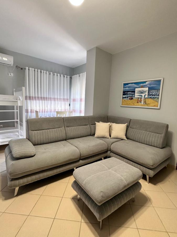 Solei Apartments Sarandë Buitenkant foto