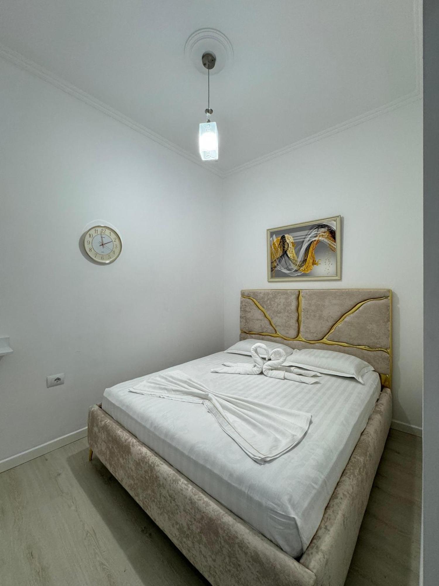 Solei Apartments Sarandë Buitenkant foto