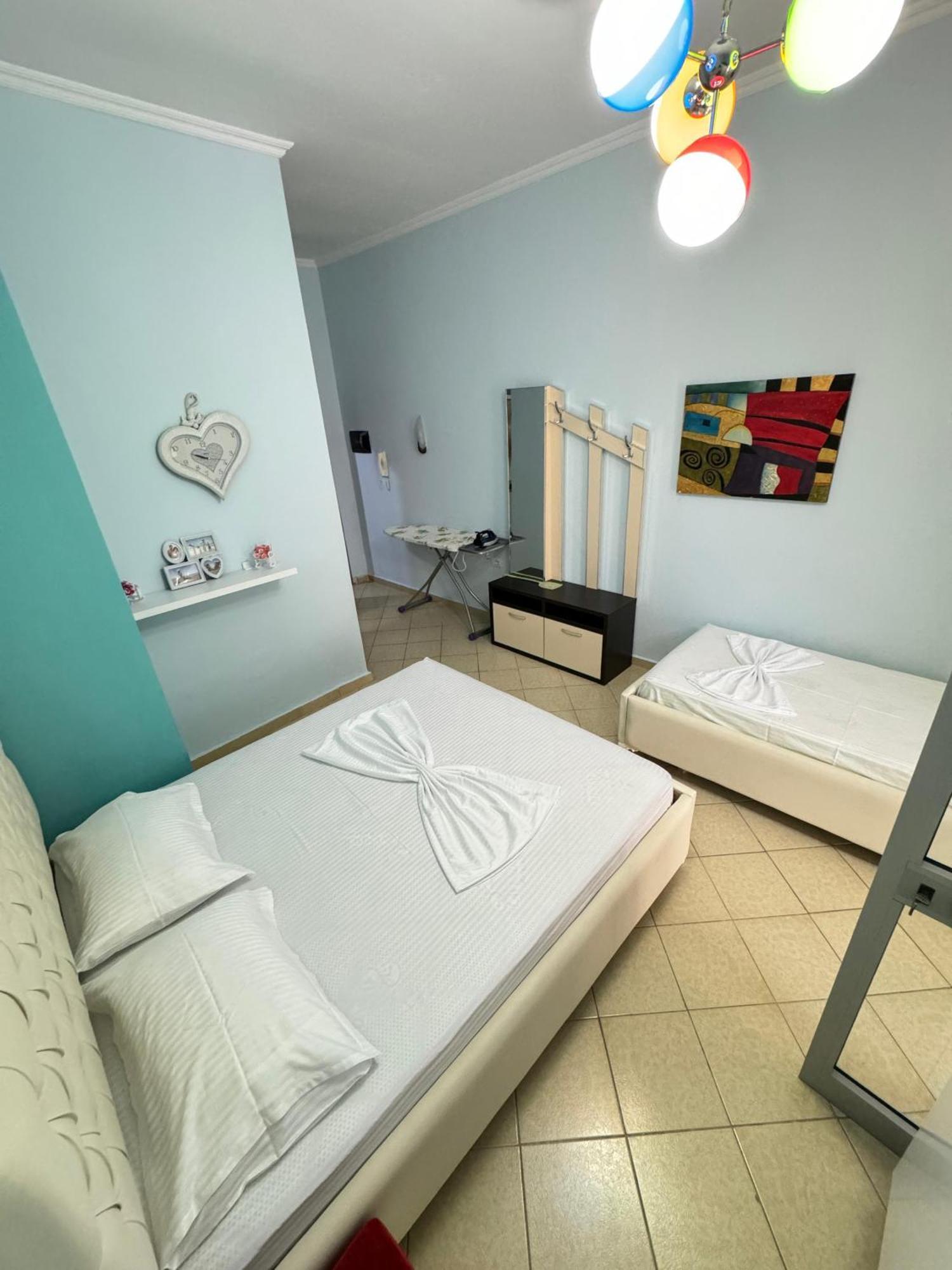 Solei Apartments Sarandë Buitenkant foto